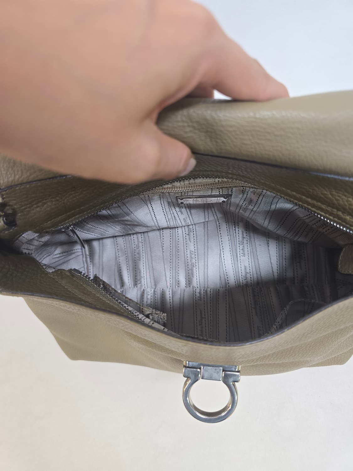 페레가모 정품 간치니 소피아 숄더백 상품이미지7