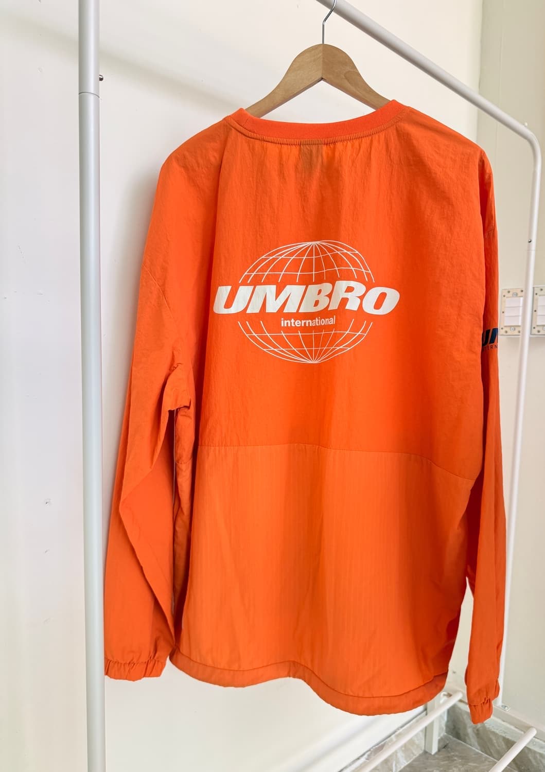 엄브로(Umbro) 빈티지 빅로고 바람막이 자켓 상품이미지2