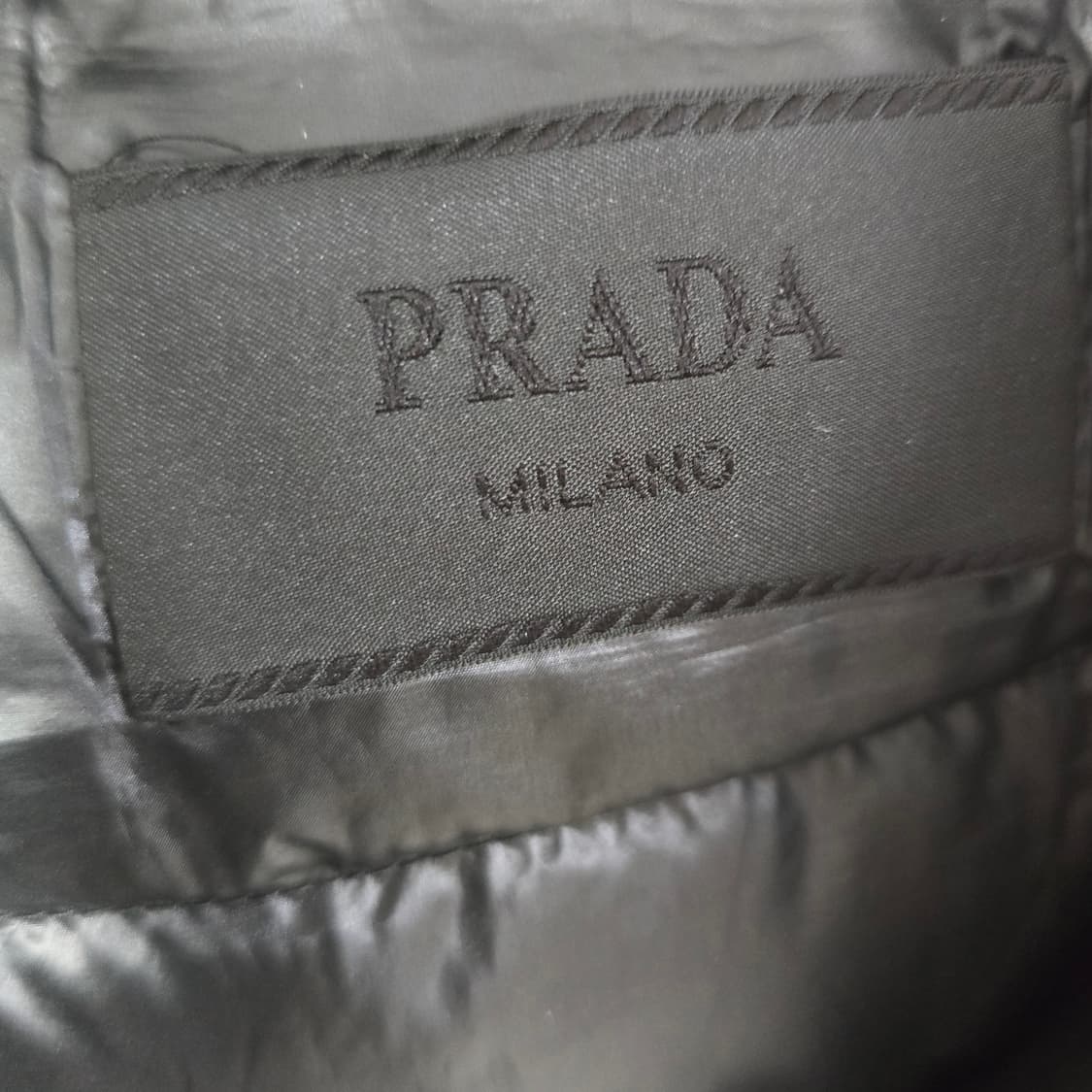 프라다 패딩 조끼 50사이즈 100 판매 상품이미지3