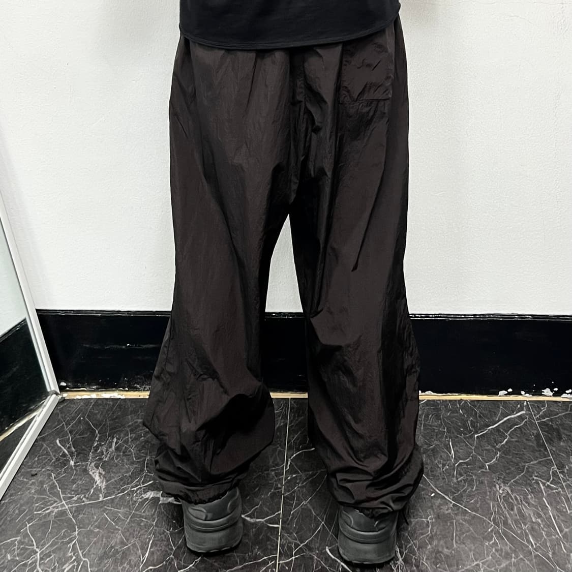 ATON 에이톤 HAND DYED 나일론 오버 트랙팬츠 상품이미지3