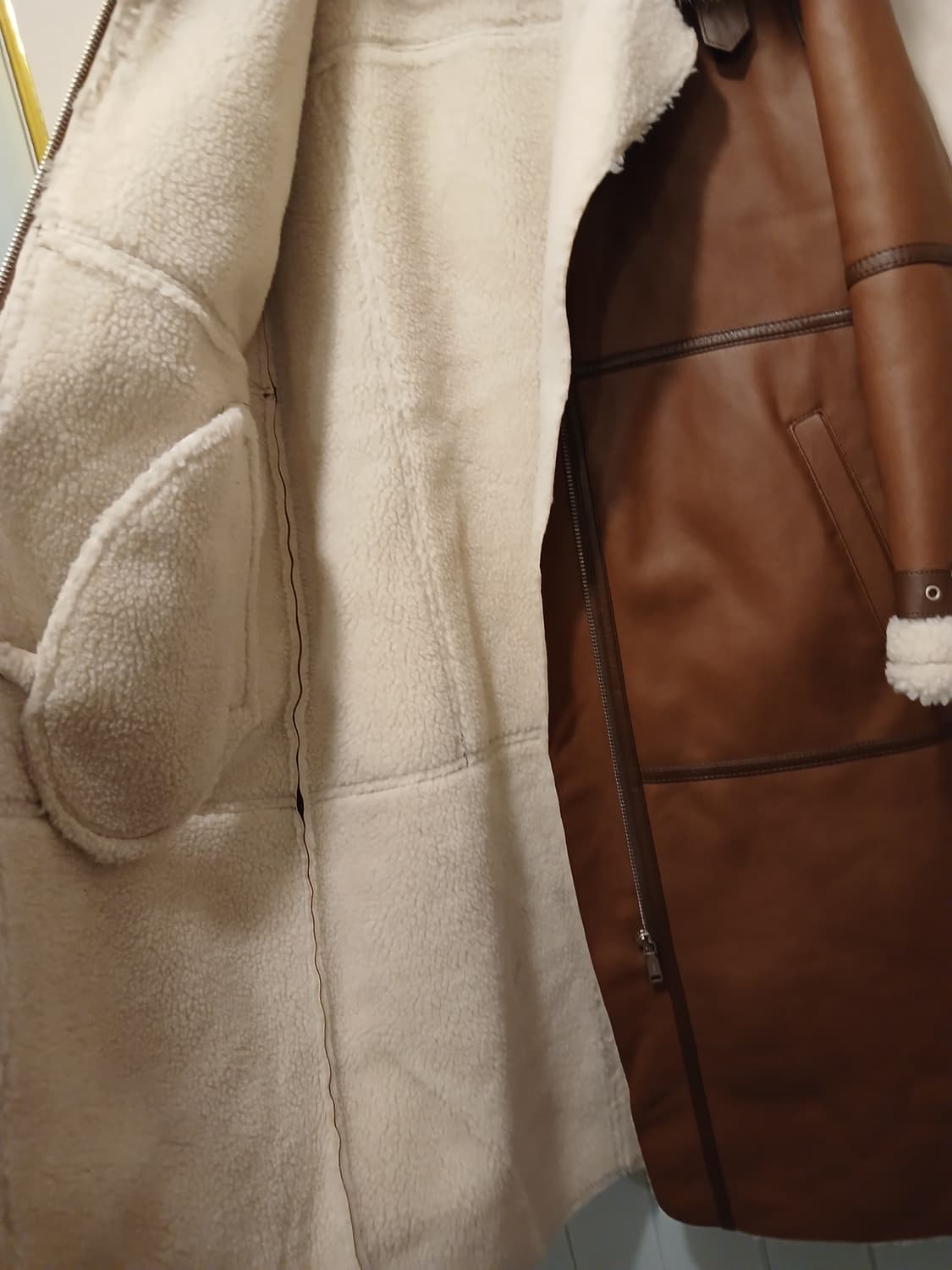 시슬리 정품 여성 합성가죽 소재 100% 롱 코트 42 사이즈 상품이미지3