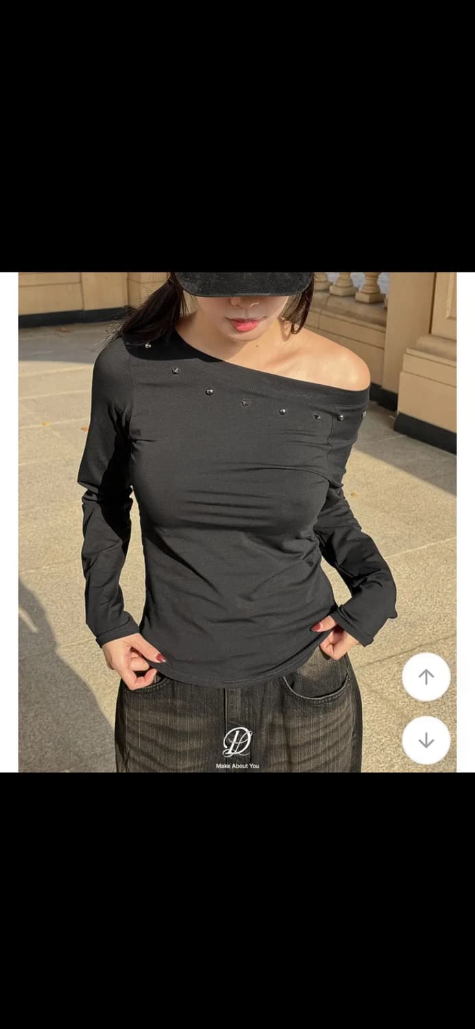 스터드 언발 원숄더 티셔츠  상품이미지2