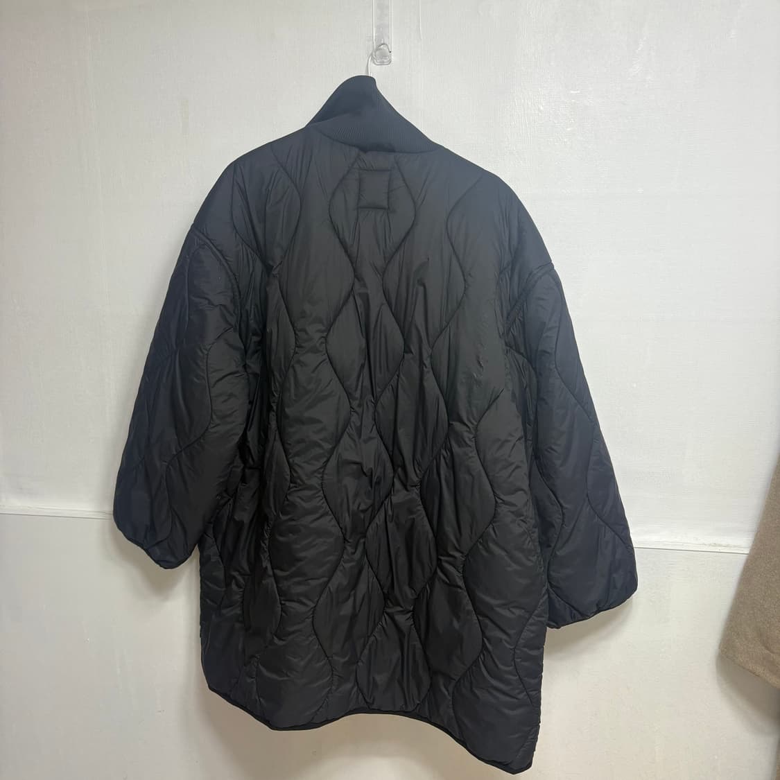 아디다스 블랙 퀼팅 경량패딩 XL 상품이미지4