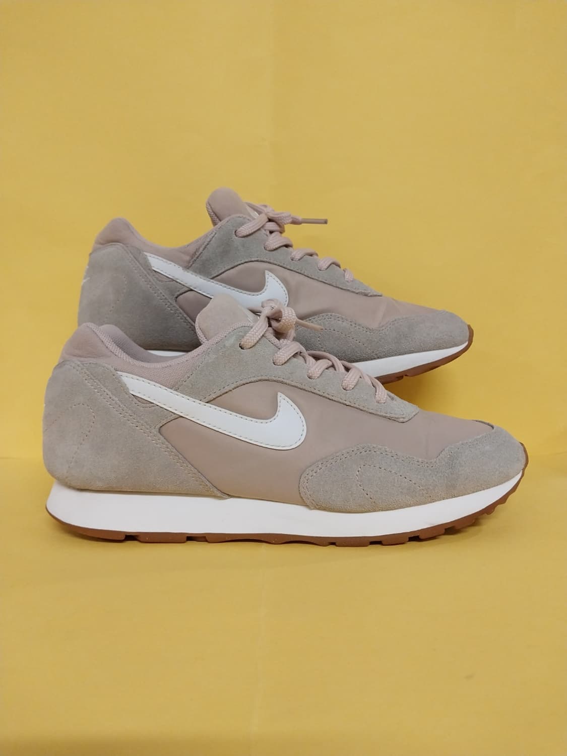 여성 나이키 아웃버스트 파티클 베이지 운동화 (245) 상품이미지3