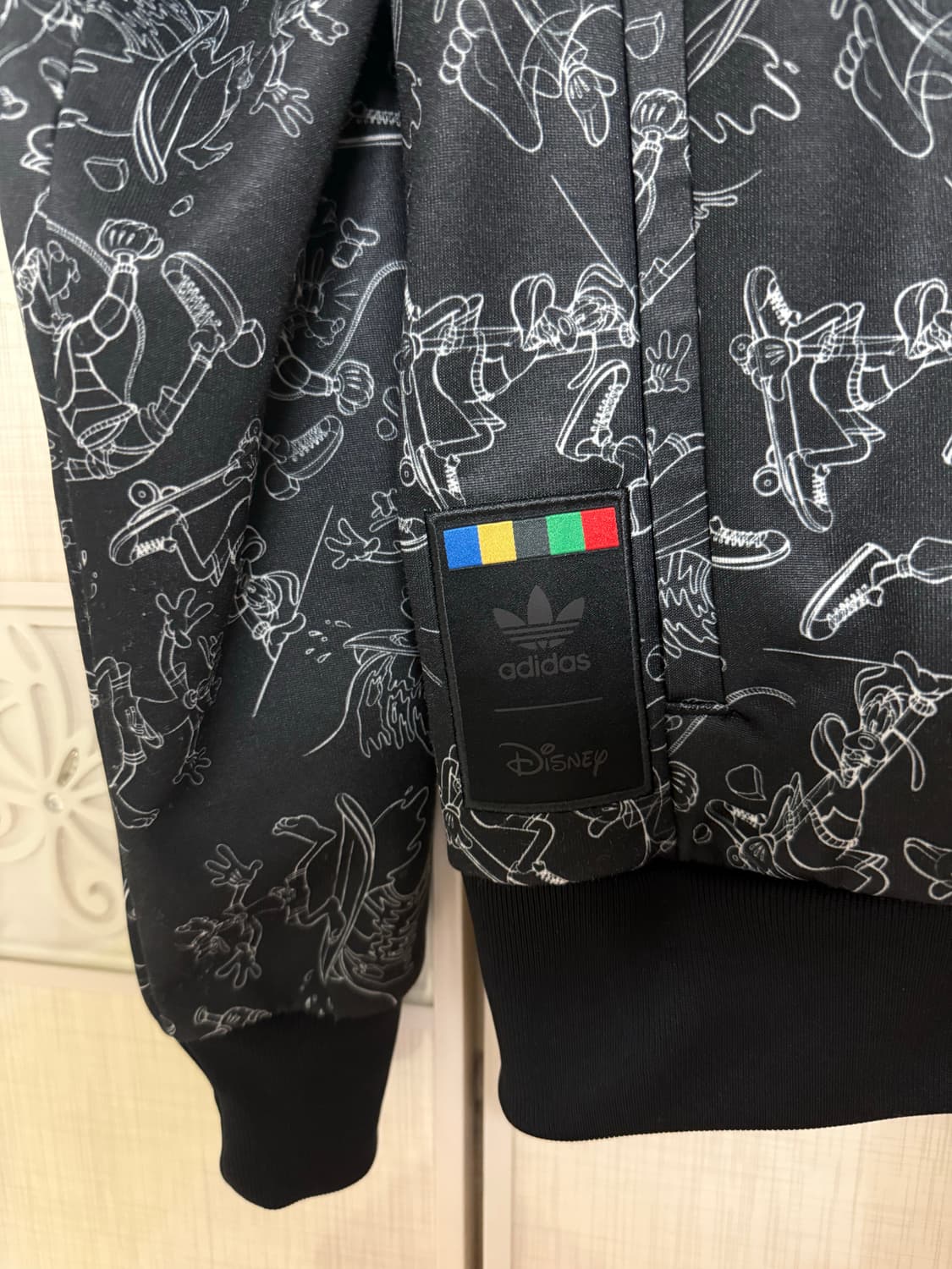 시즌 한정 아디다스 디즈니 구피 트랙탑 희귀 상품이미지3
