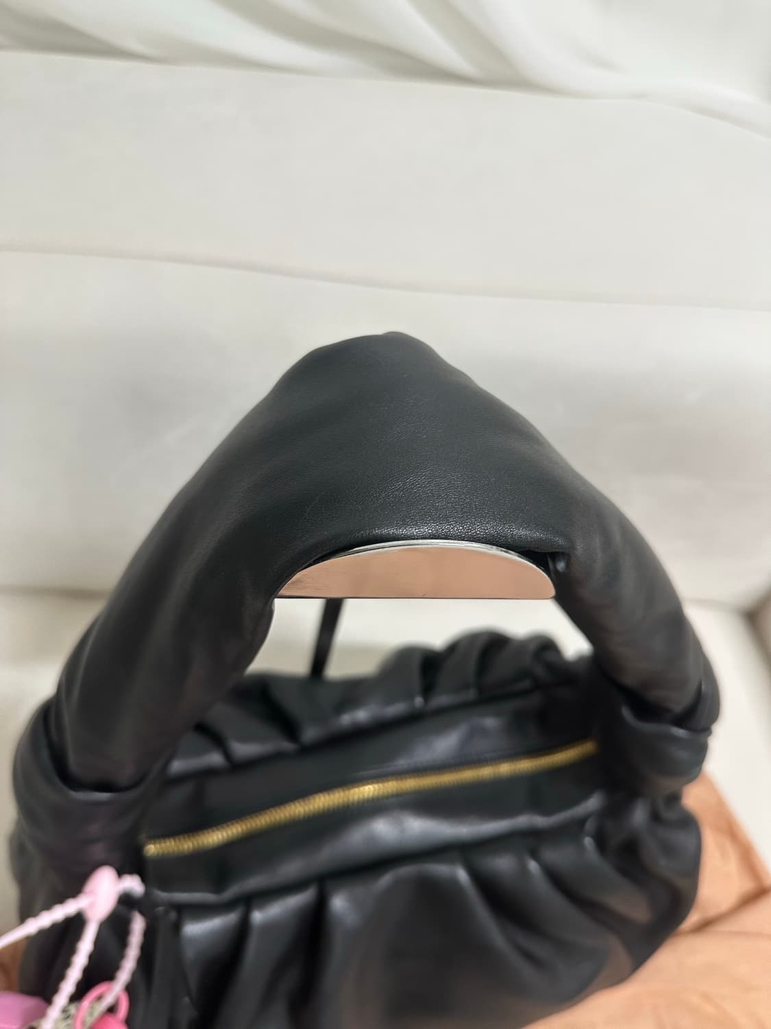 [SA급 정품] 미우미우 나파 매듭 호보백 상품이미지5