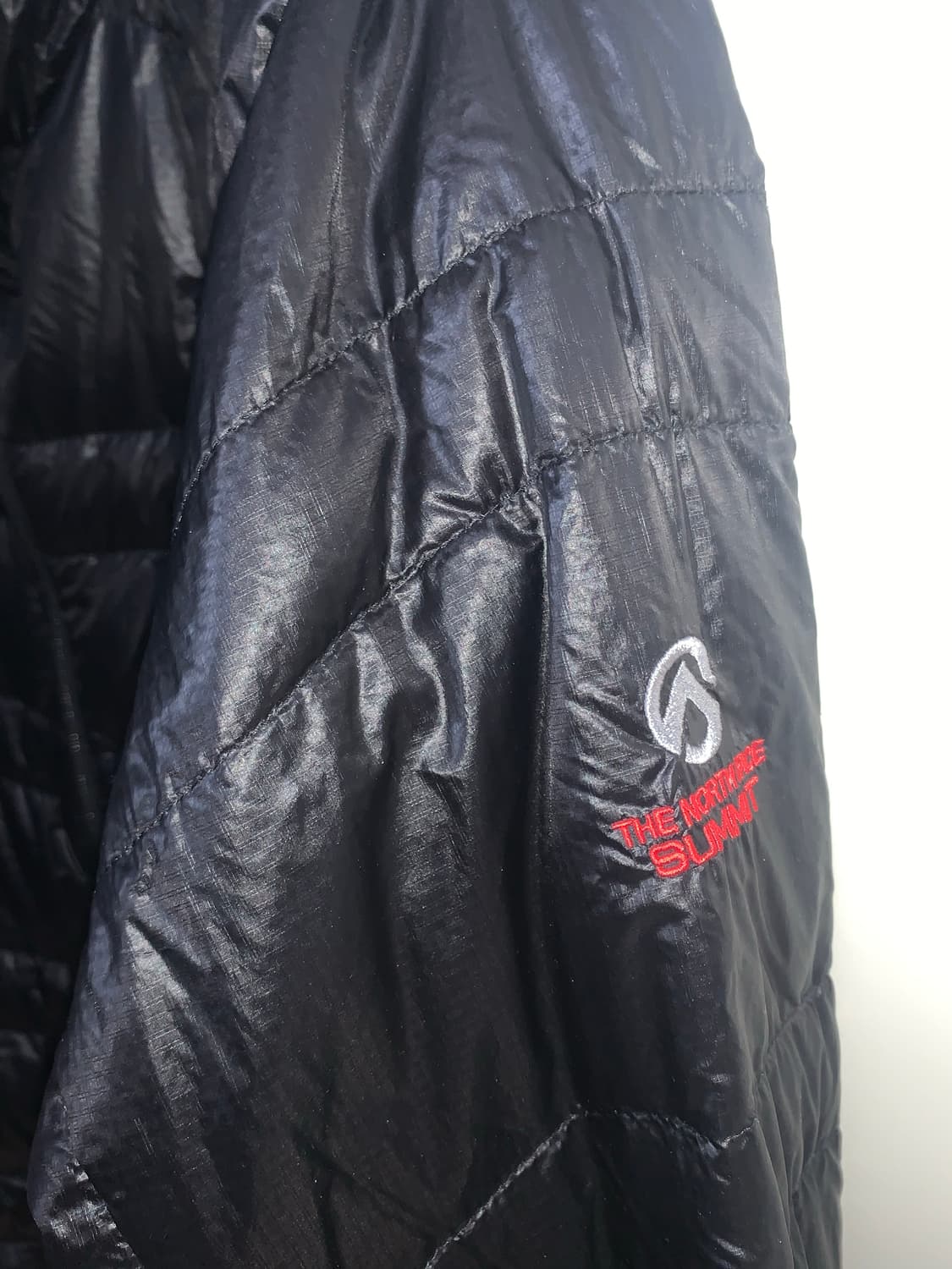 노스페이스 유광 경량패딩 써밋 M 95 상품이미지3