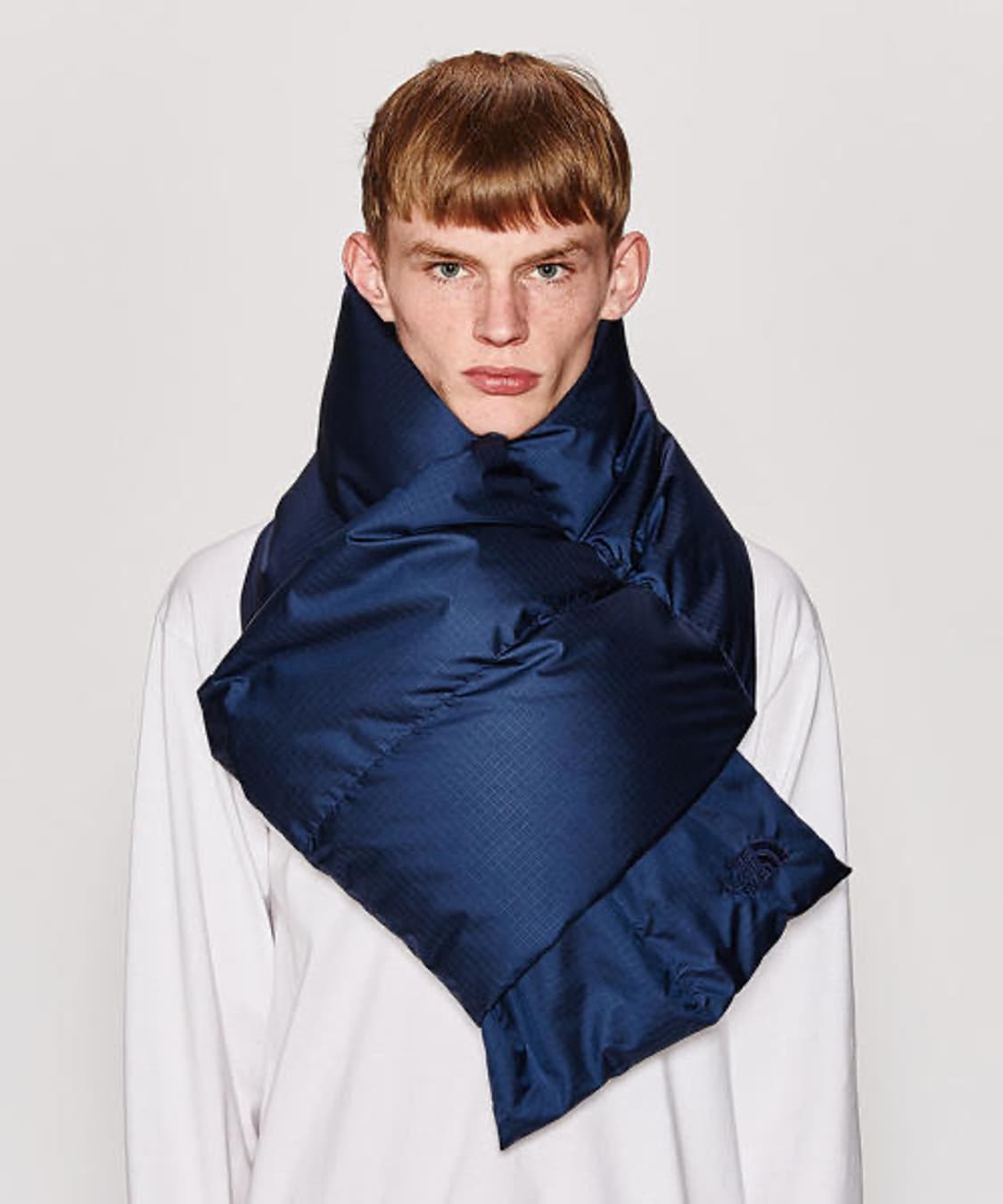 노스페이스 퍼플라벨 패딩 머플러 로얄블루 상품이미지2