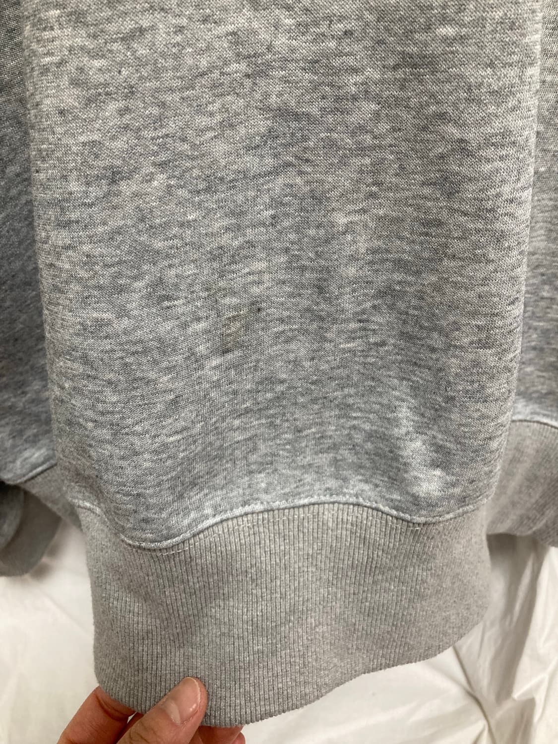 비터셀즈 에센셜 브이넥 스웻셔츠 상품이미지5