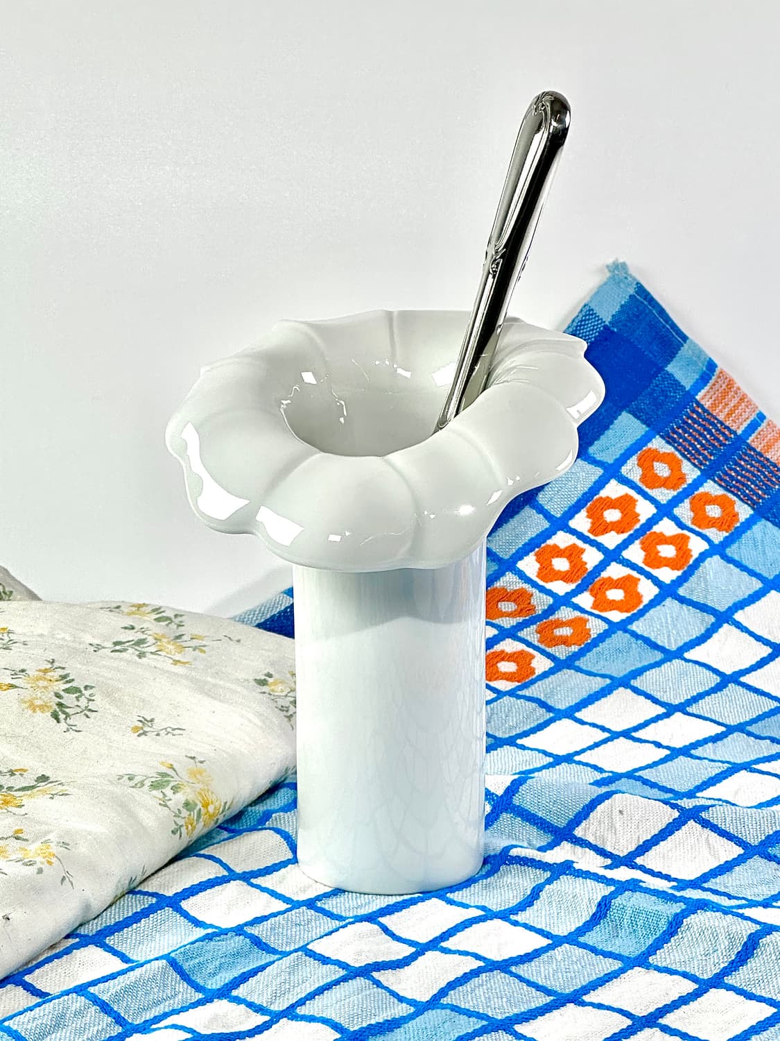 독일 빈티지 포셀린 화이트 플로랄 화병 상품이미지1