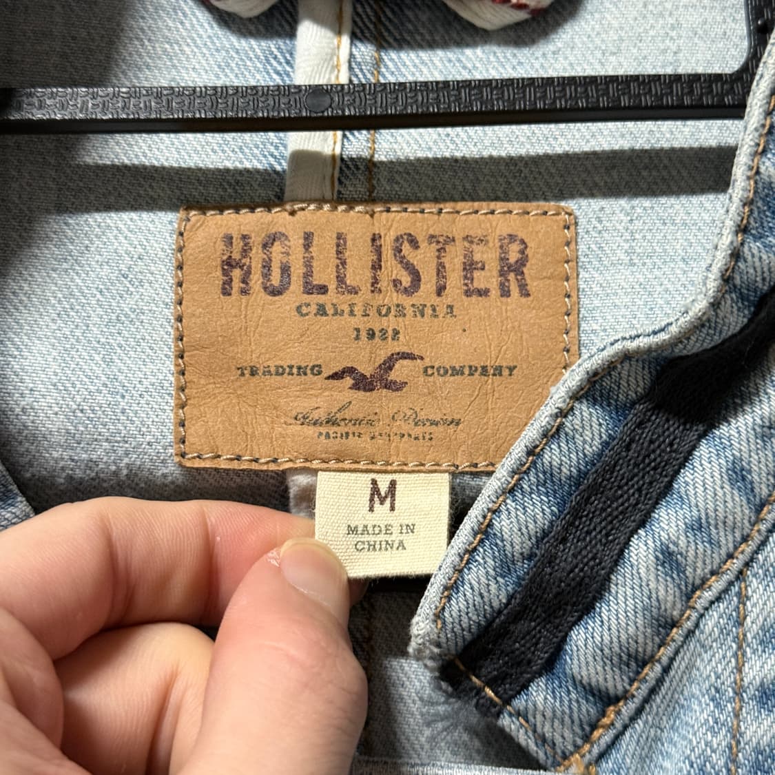 홀리스터 웨스턴 멀티 버튼 워싱 데미지 크롭 데님 자켓 상품이미지5