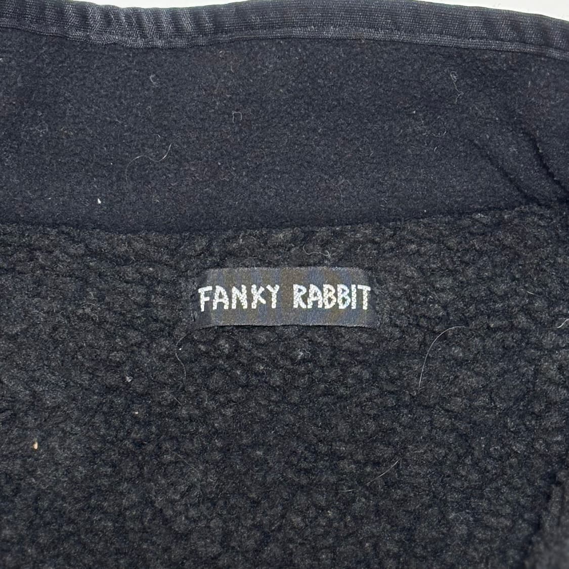 팬키 래빗(FANKY RABBIT) 벅스바니 자수 플리스 베스트 상품이미지3