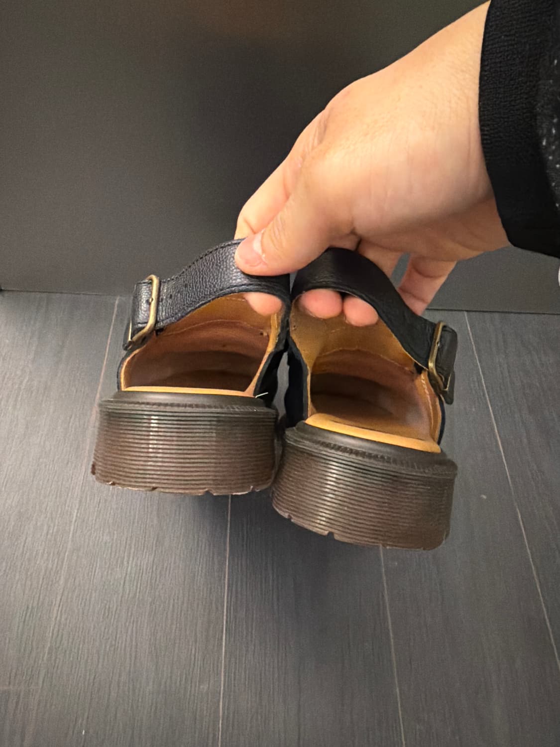 닥터마틴 펜톤 슬링백 상품이미지3