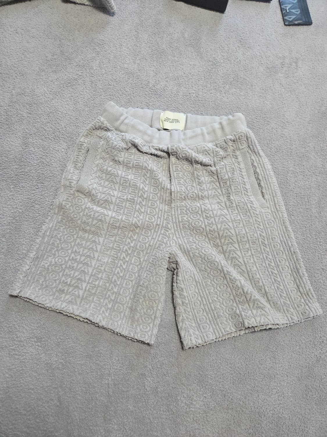 [정품/46사이즈] 펜디 X 마크제이콥스 FF 로마 테리 반바지 상품이미지1