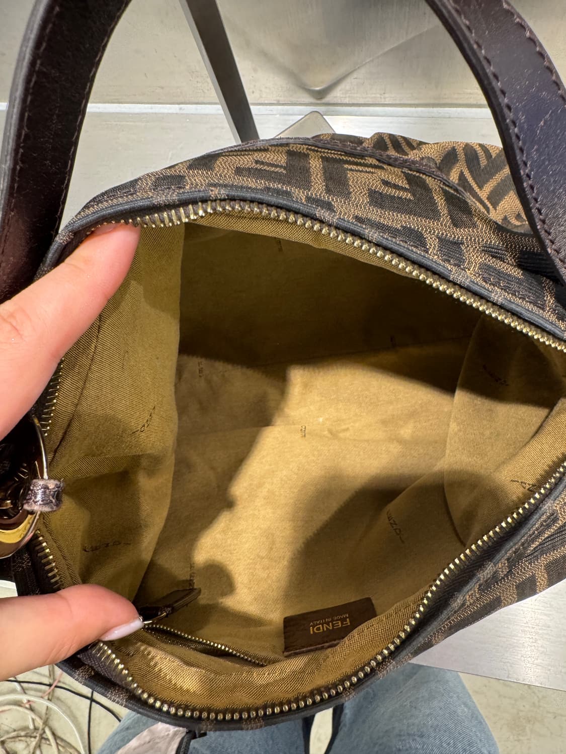 FENDI 펜디 브라운 빅주카 빈티지 숄더백 호보백 상품이미지3