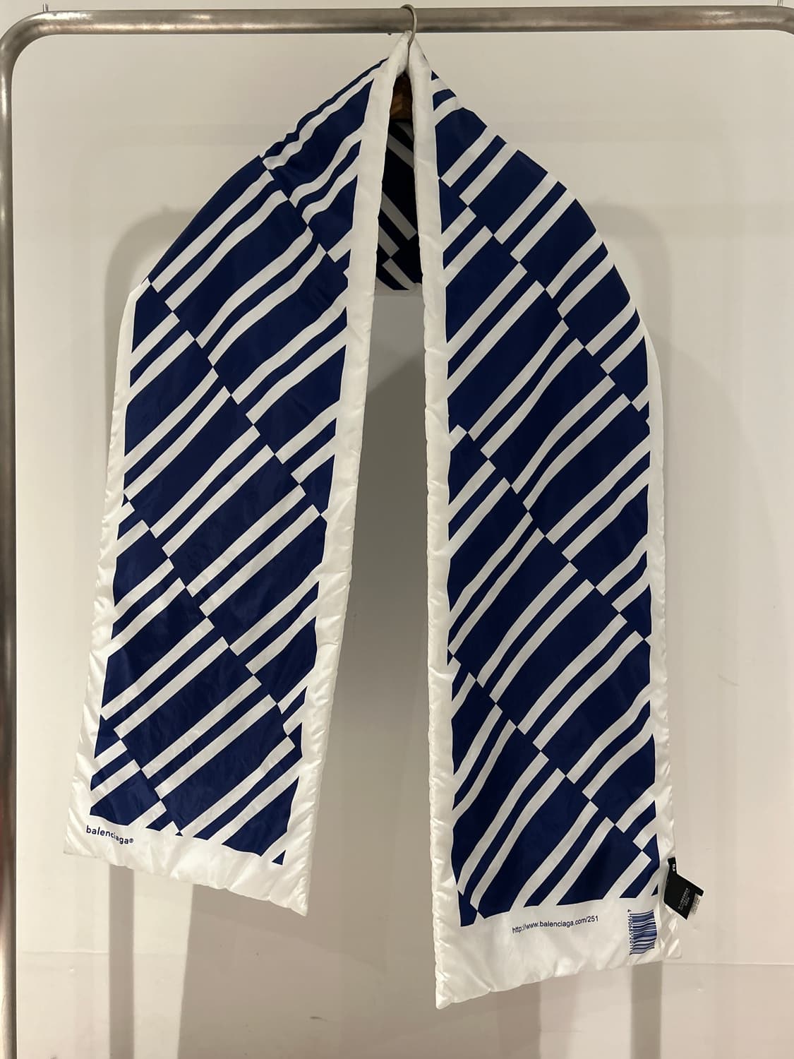 Balenciaga Puffer Scrarf 상품이미지1