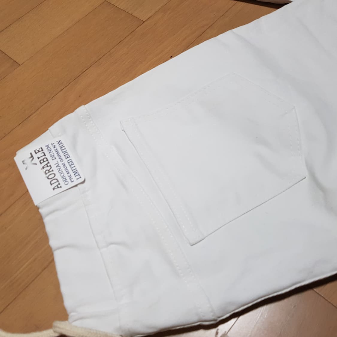 32/ 새옷 / 어도레이블 조임줄 화이트면바지 / 와3233-부 상품이미지4