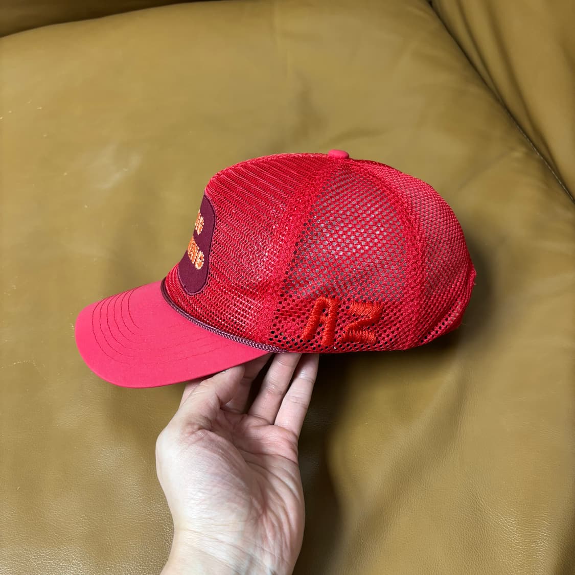 알렉스 조노 아이 디그 러닝 레드 메쉬 트러커 햇 레드 상품이미지5