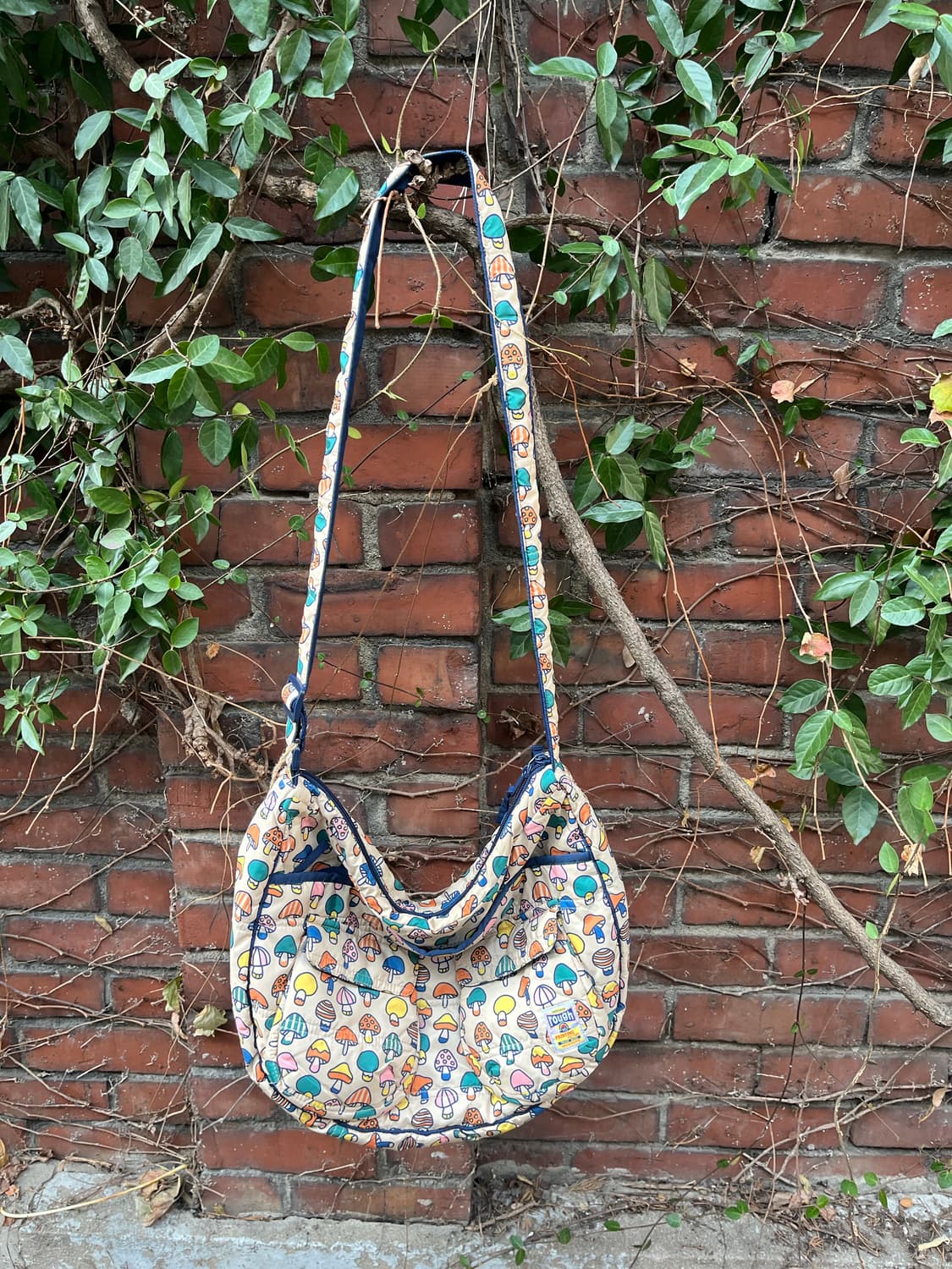 버섯마을 크로스백 상품이미지1