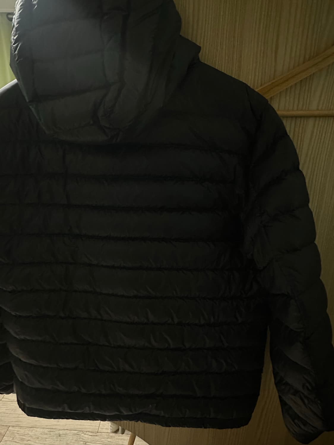몽클레어 경량패딩 2사이즈 M-L 상품이미지7