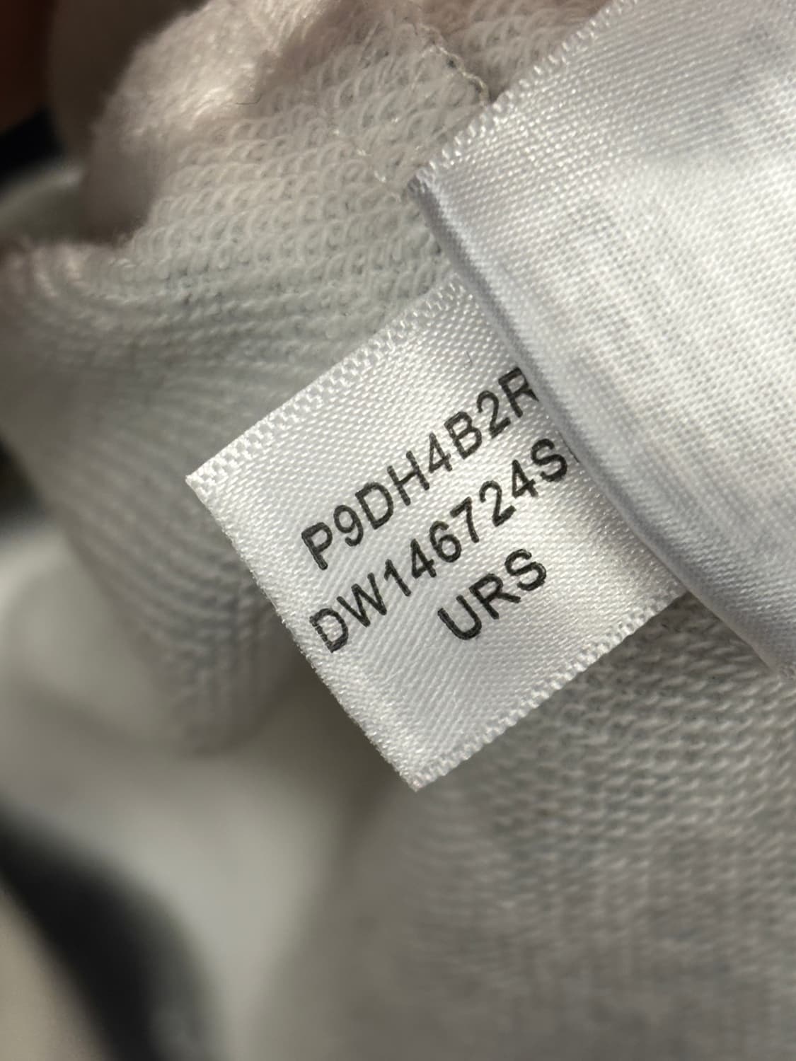 DKNY 페인트 드립 그래픽 맨투맨 상품이미지7