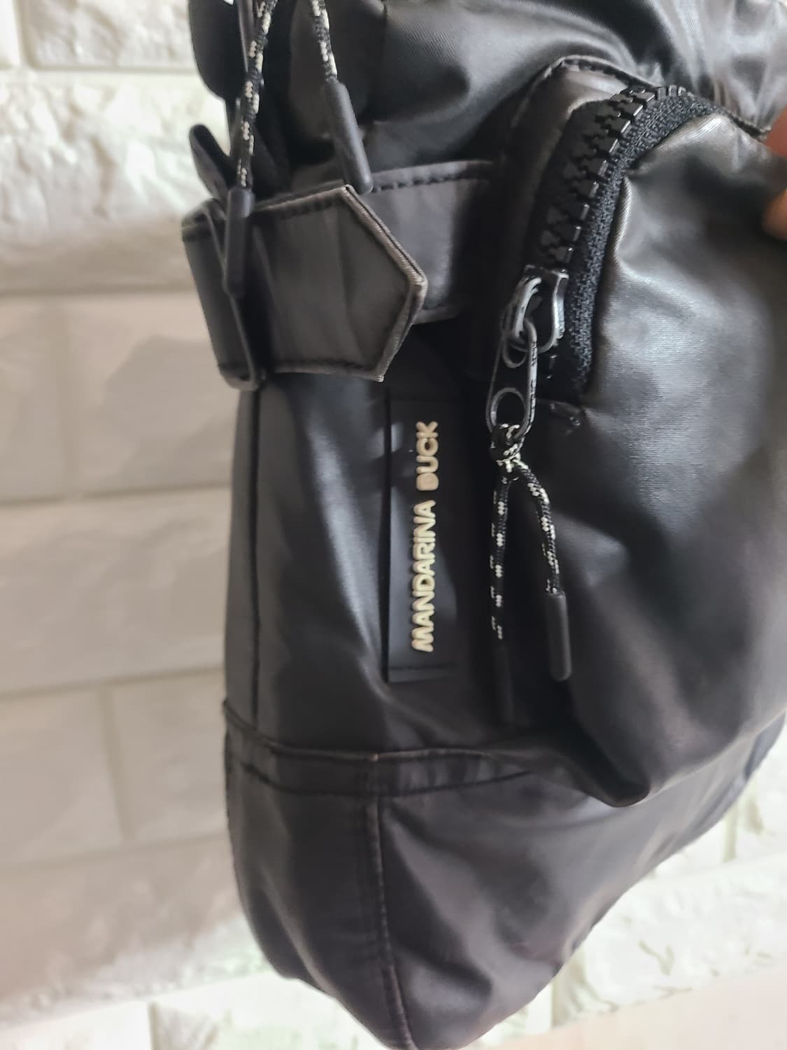 만다리나덕 크로스백 상품이미지3