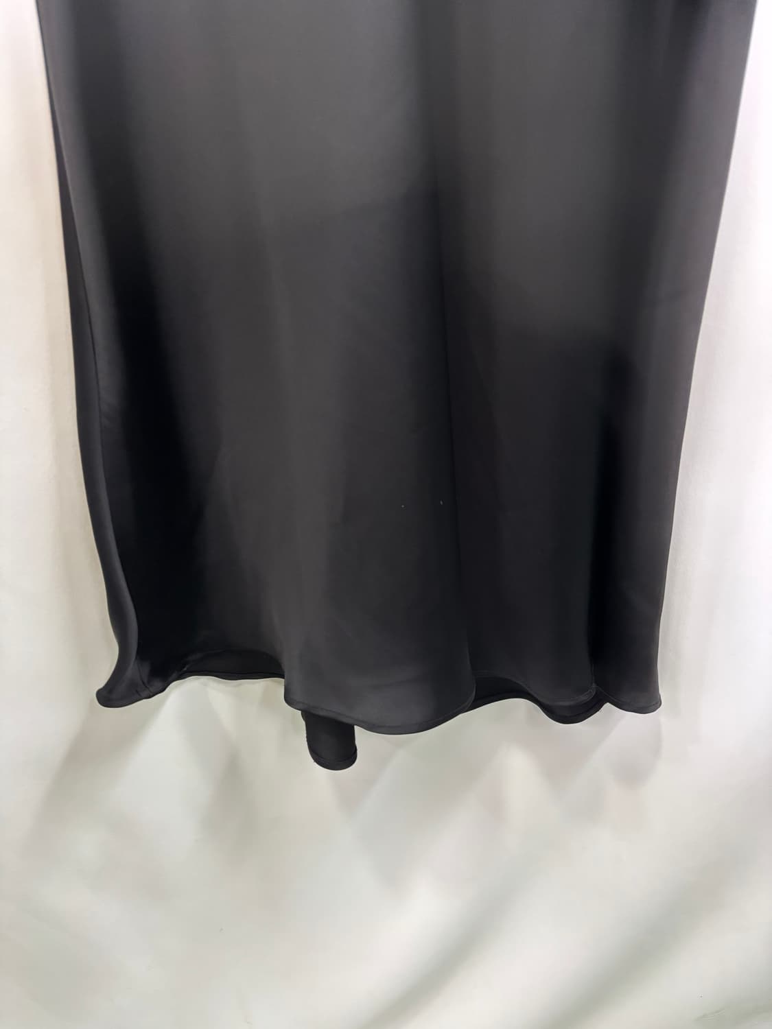 자라(ZARA)블랙 새틴 머메이드 롱 스커트 S 상품이미지3