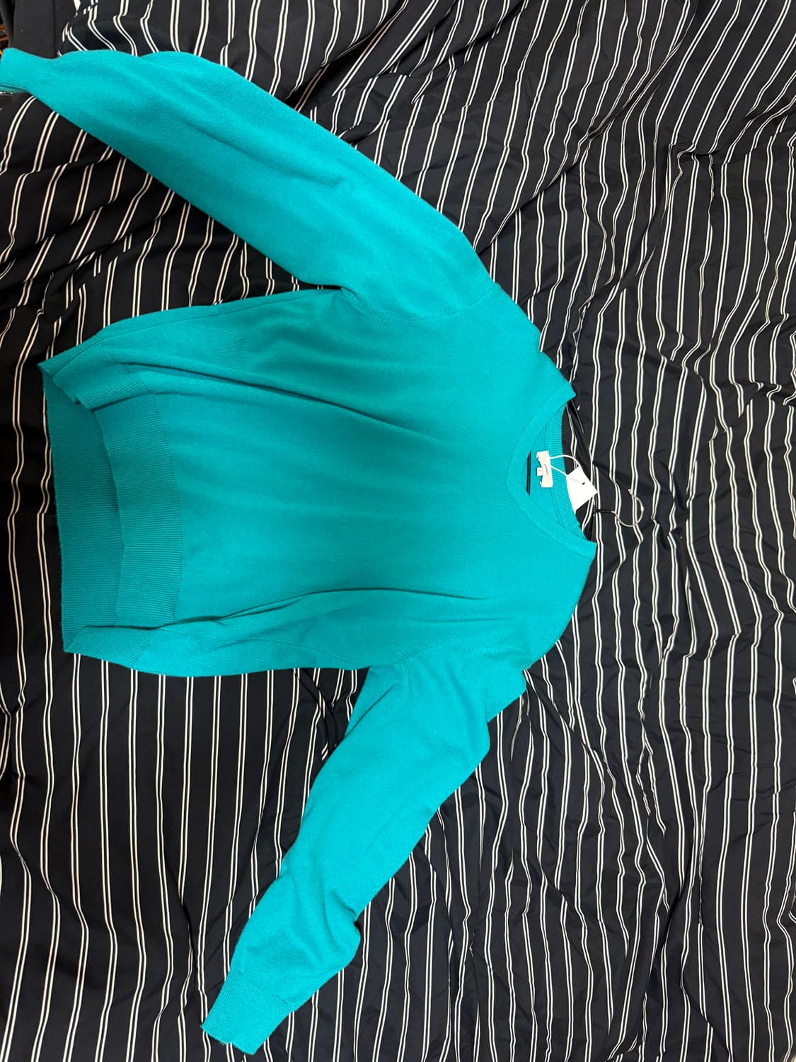 릴렉스 크롭 브이넥 니트 (터쿼이즈) 상품이미지3