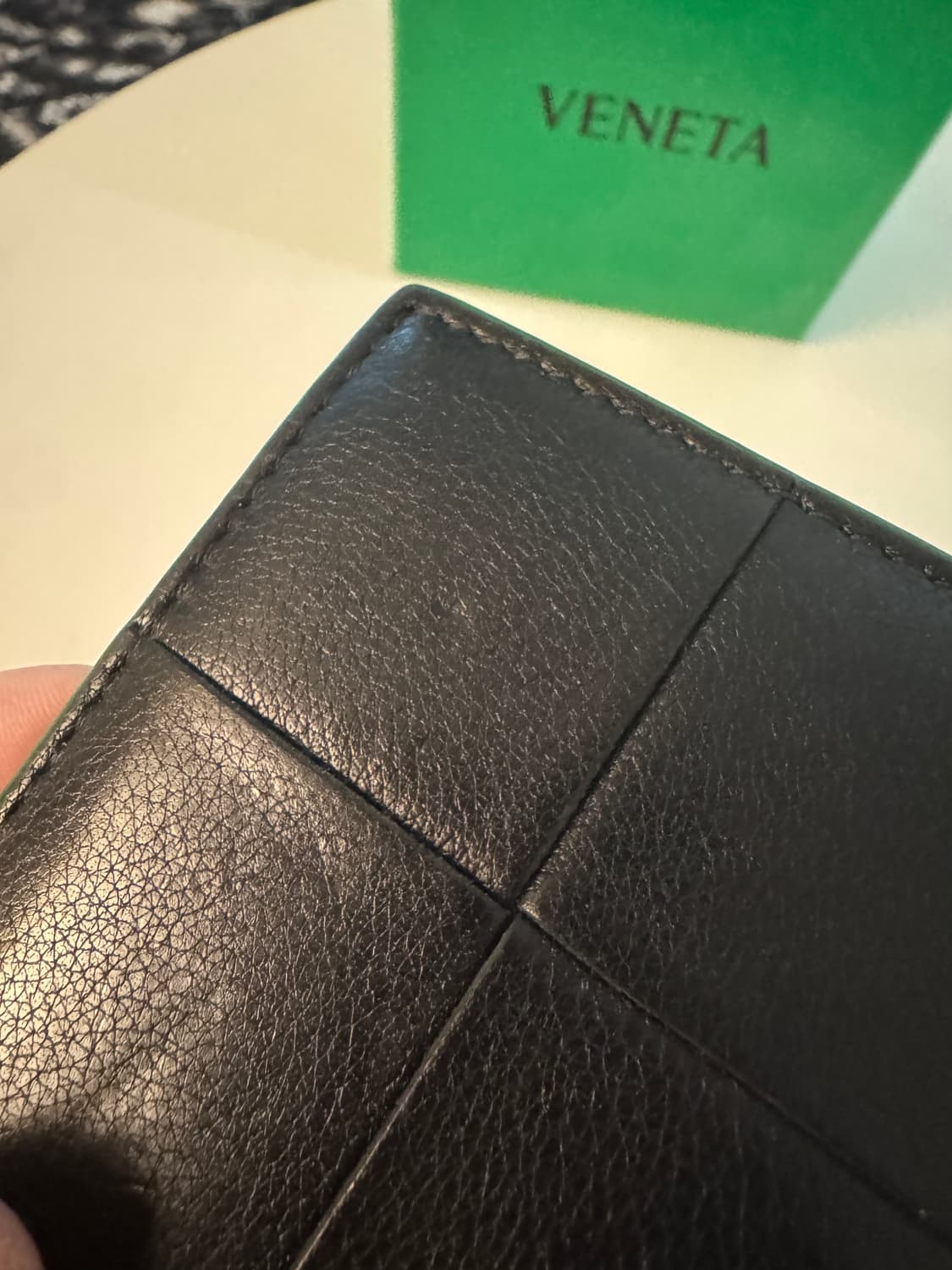 보테가 베네타 카세트 카드지갑 판매합니다! 상품이미지5