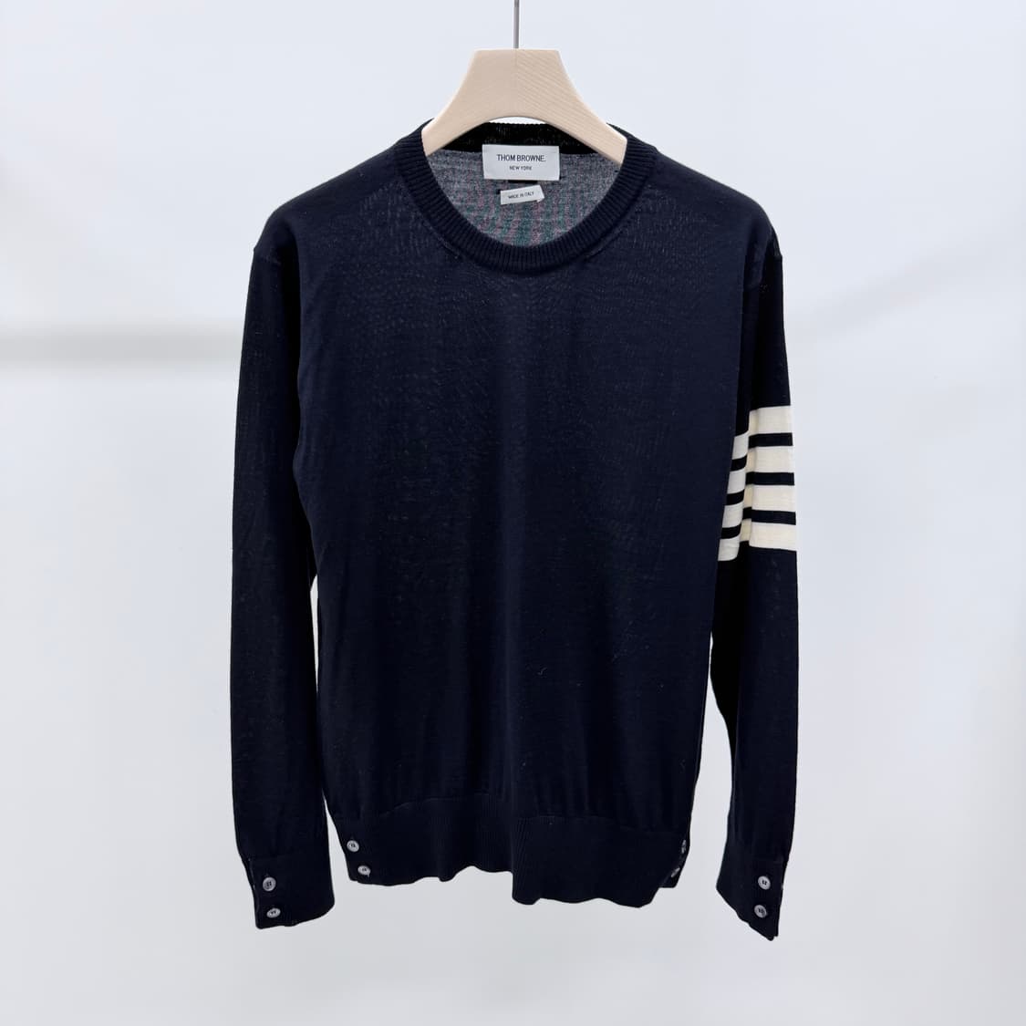 [S+급/2] 톰브라운 사선완장 메리노 울 니트 네이비 상품이미지1