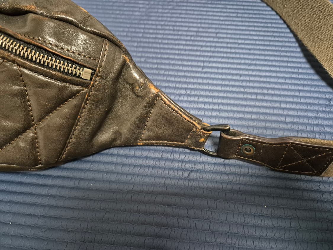 디아프바인 말가죽 힙색 상품이미지3