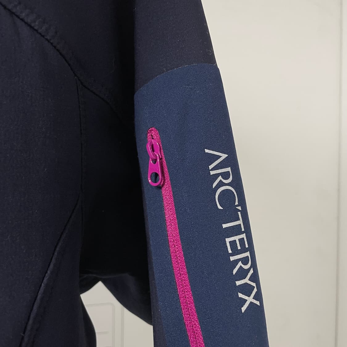 아크테릭스 후드 자켓 M(W) 상품이미지4