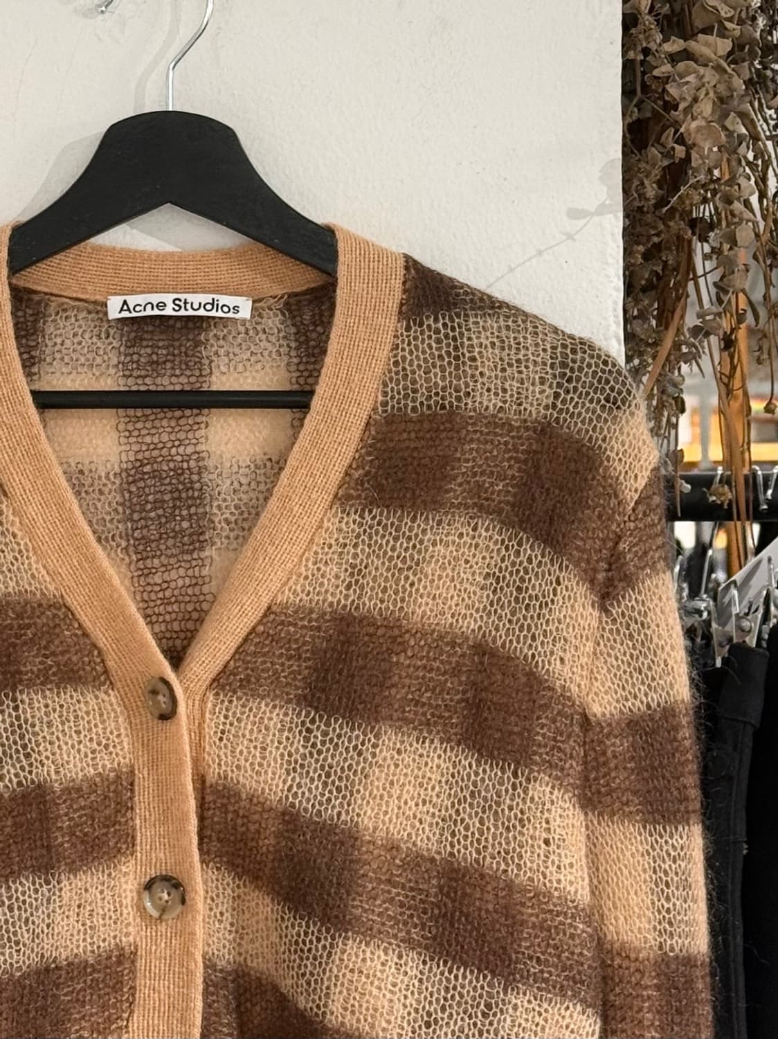 아크네스튜디오 베이지 브라운 모헤어 체크 가디건 상품이미지3