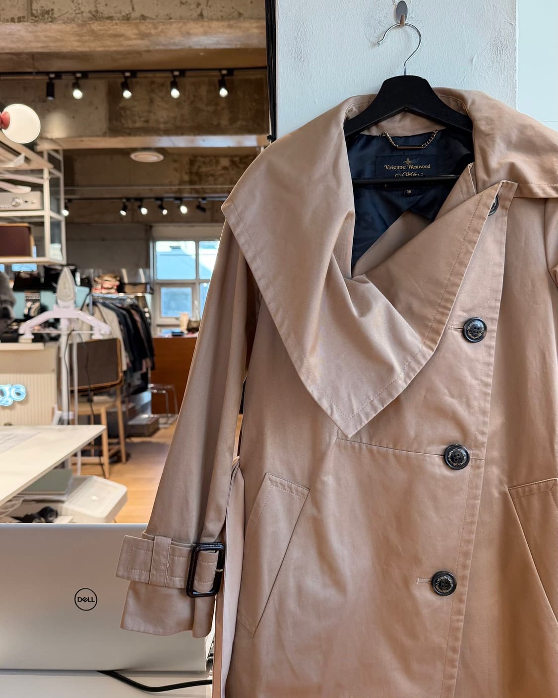 비비안 웨스트우드 브라운 벨티드 트렌치 코트  상품이미지4