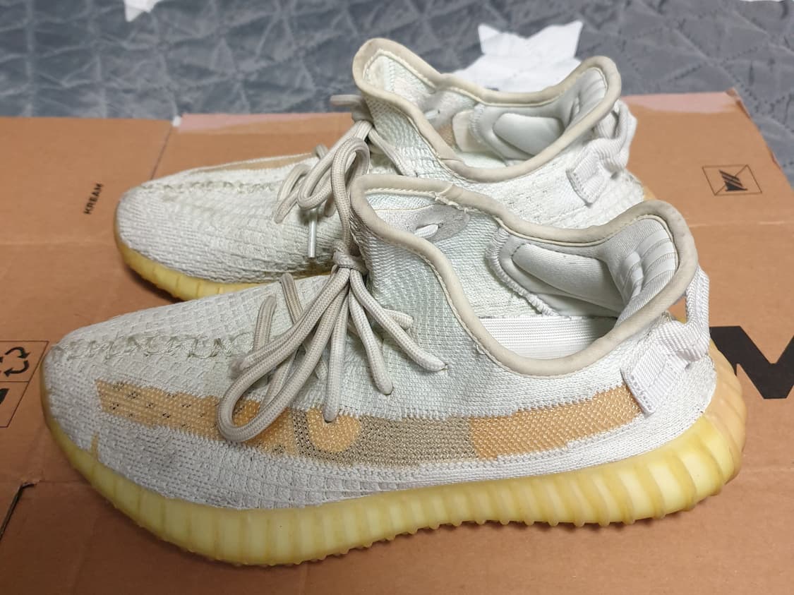 아디다스 이지부스트 350 V2 하이퍼 스페이스 스니커즈 (240) 상품이미지2