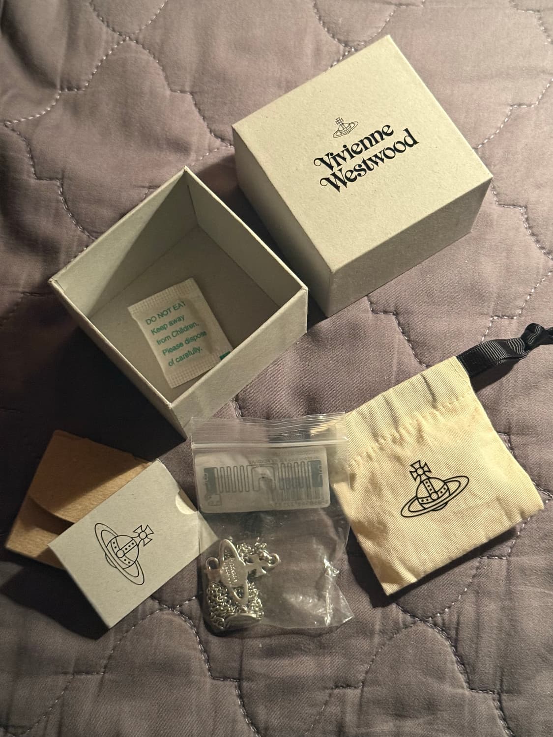 비비안웨스트우드 메이페어 바스 릴리프 펜던트 실버 상품이미지3