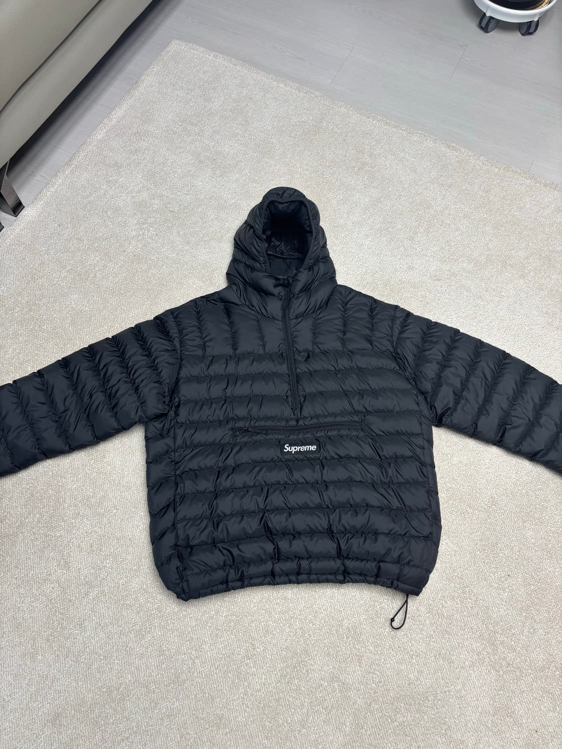 슈프림 마이크로 다운 블랙 24FW 상품이미지1