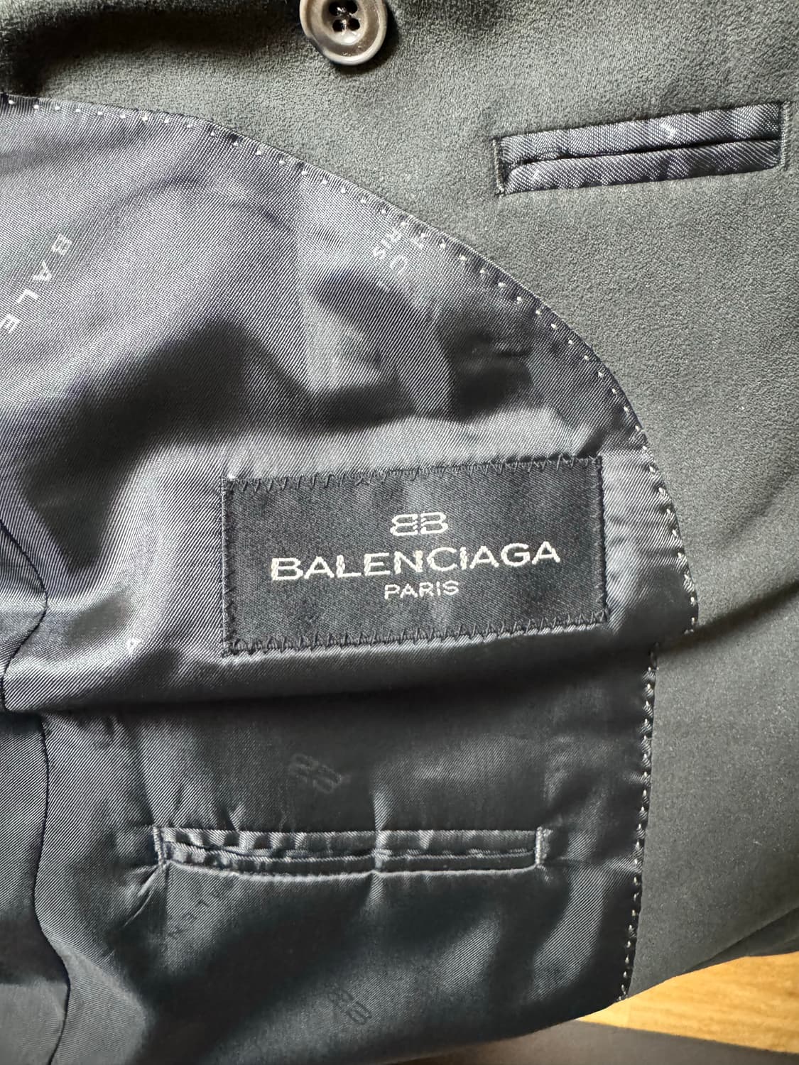 발렌시아가 99s 스웨이드 블레이저 상품이미지4