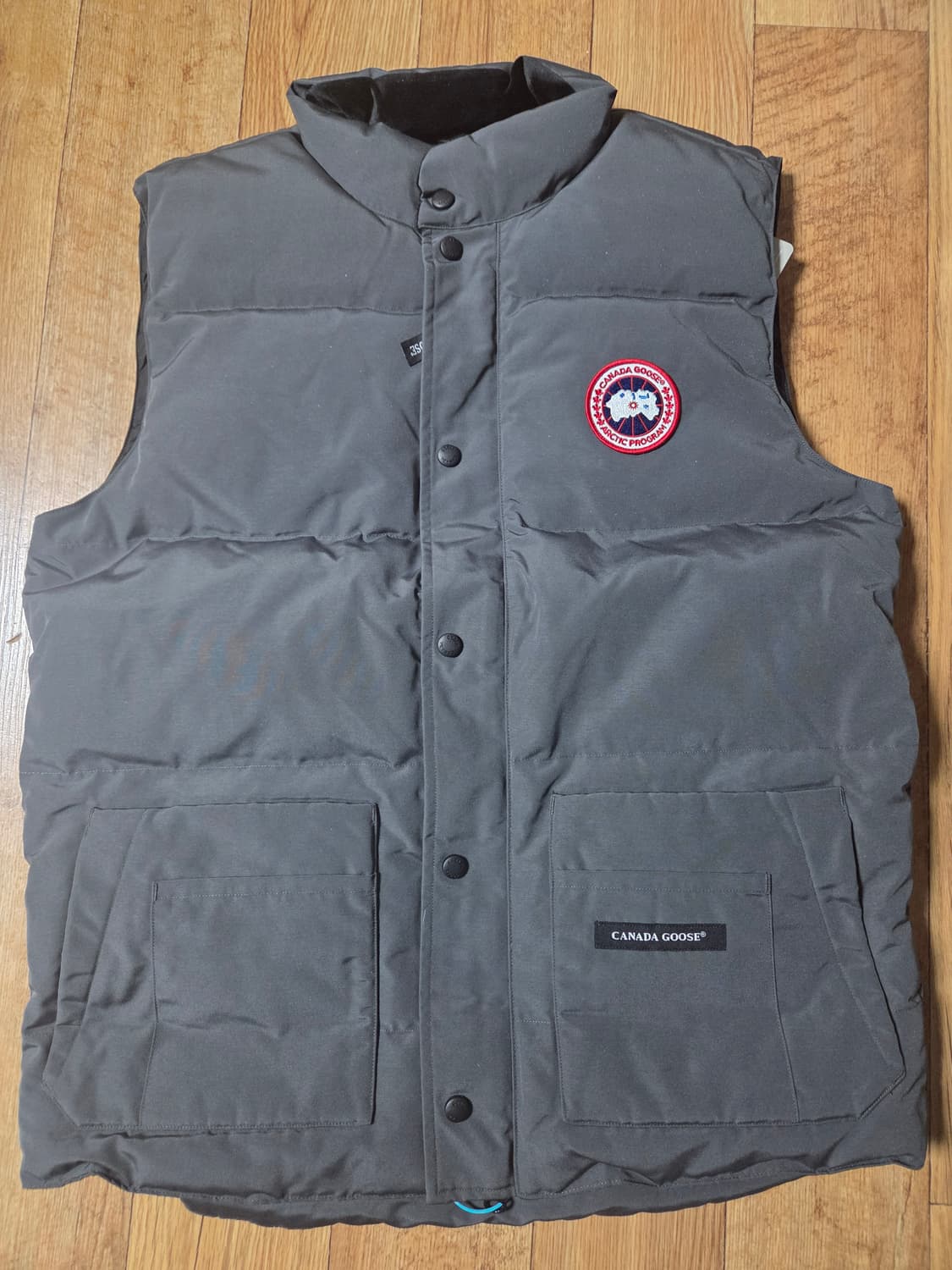 시세파괴 새상품 캐나다구스 조끼 패딩 상품이미지1