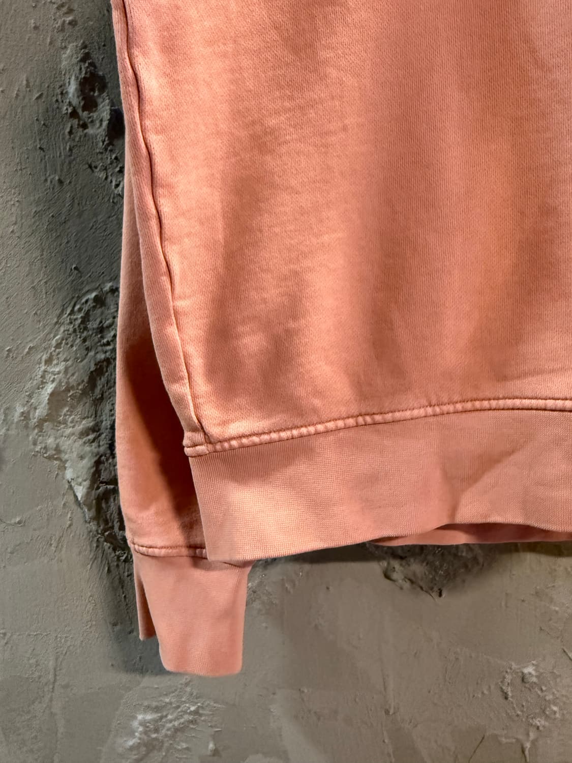 아크네스튜디오 Acne Studios 넥로고 크루넥 스웻셔츠 핑크 상품이미지2