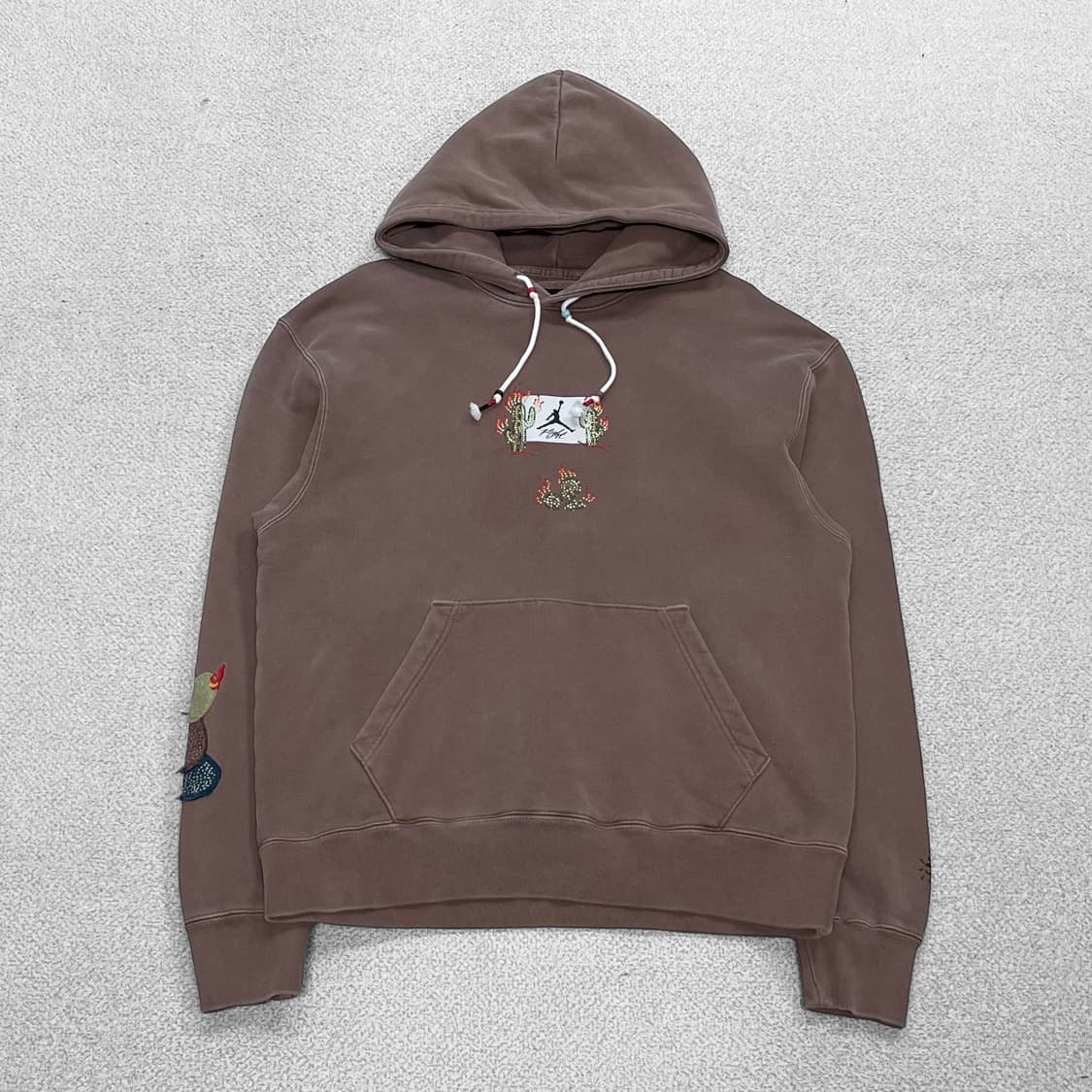 트래비스스캇 x 조던 캑터스잭 피그먼트 후드티 브라운 상품이미지2