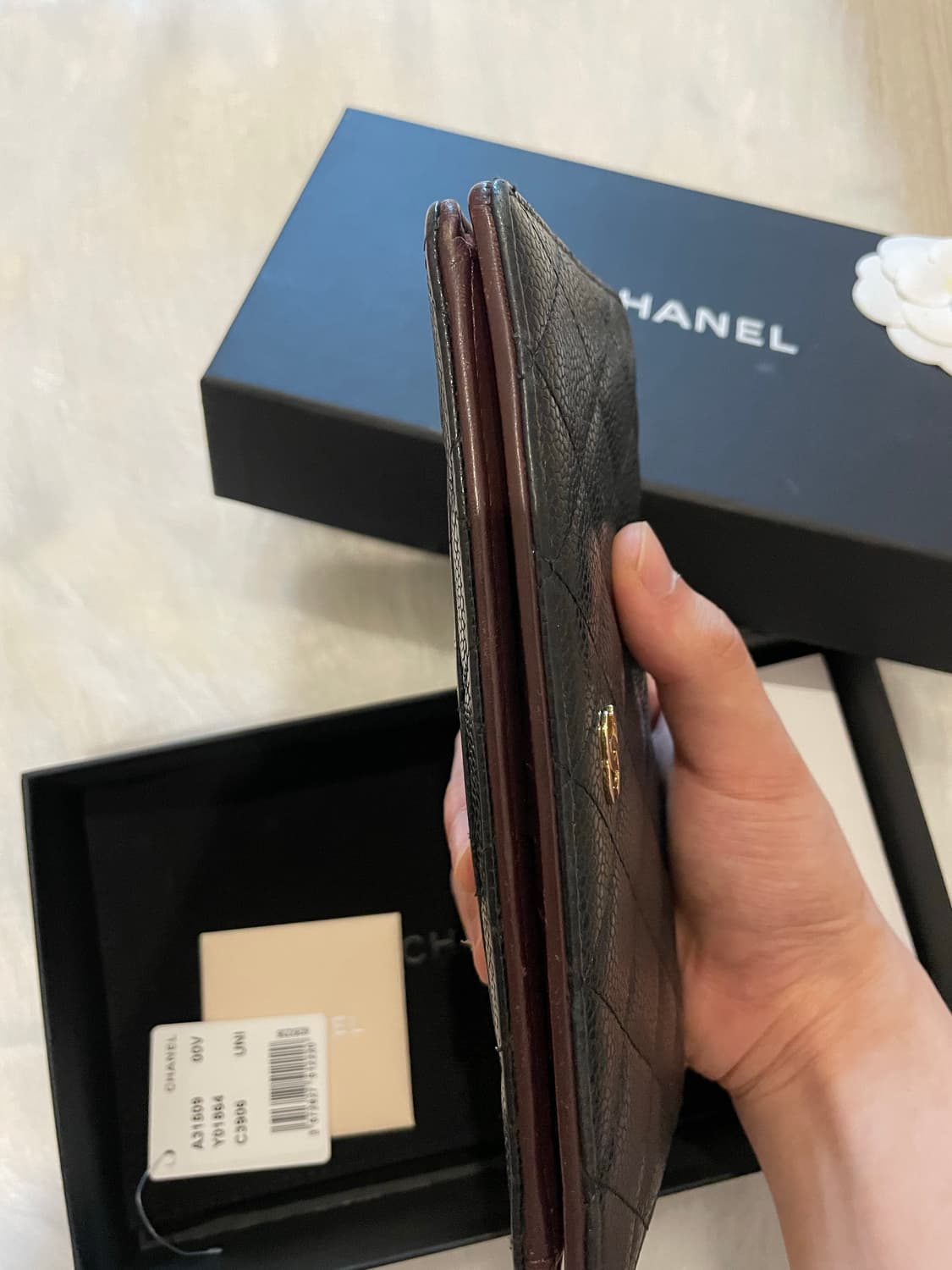 샤넬 캐비어 장지갑 블랙 금장 상품이미지5