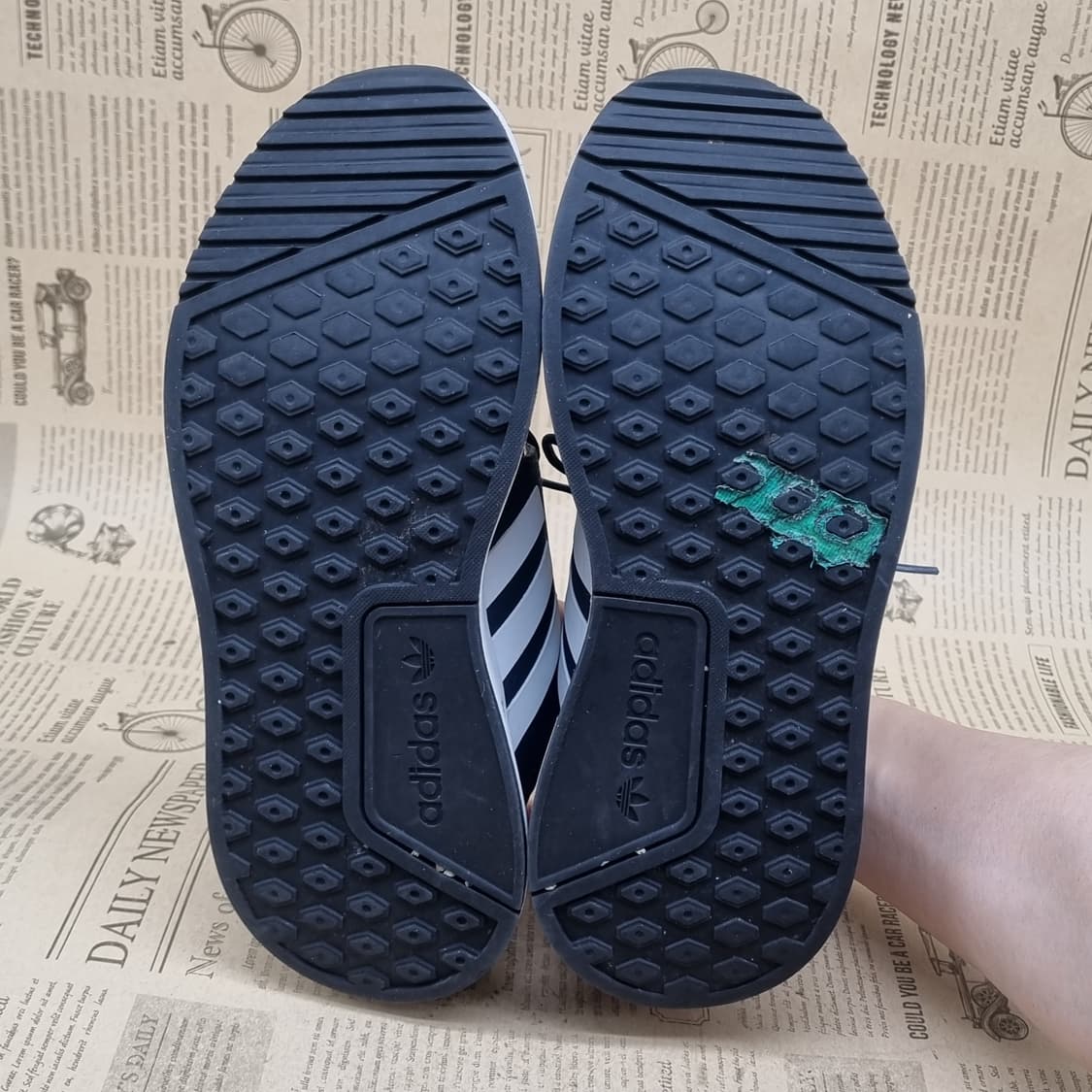 아디다스 엑스플로러 여성운동화230 상품이미지3