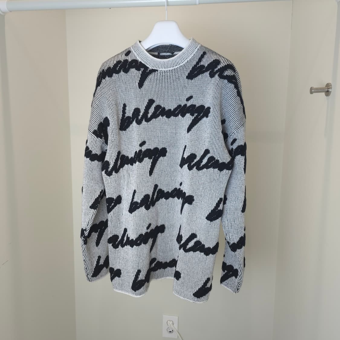 [중고/정품] 발렌시아가 트위드 로고 니트 스웨터 상품이미지1