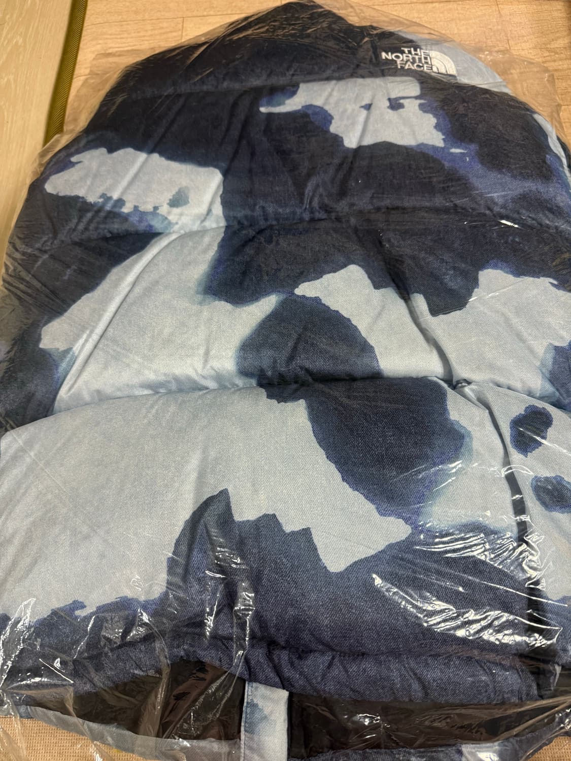 [L] 슈프림 노스페이스 블리치드 패딩 상품이미지3