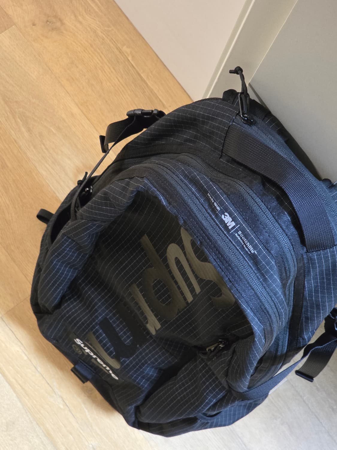 슈프림 백팩 블랙 24SS 상품이미지4