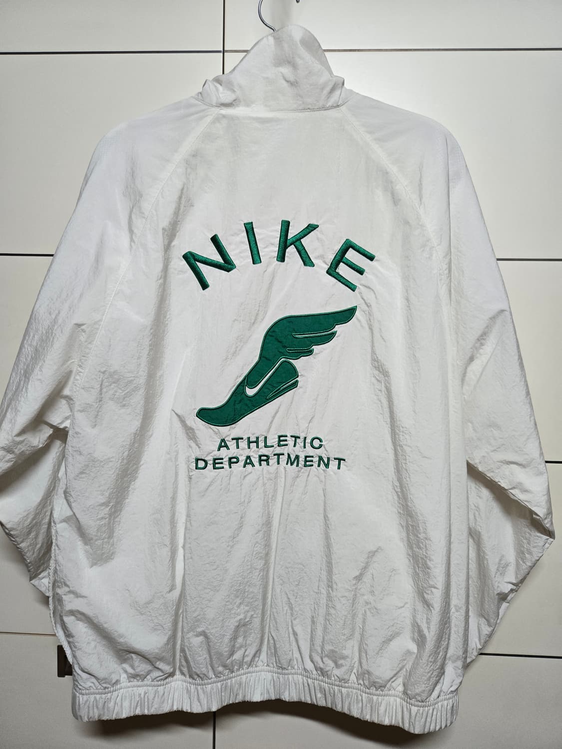 나이키 화이트 우븐 바람막이 점퍼 상품이미지5