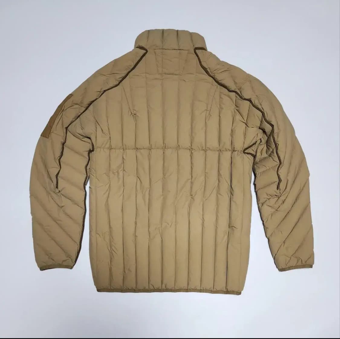 CP컴퍼니 렌즈 와펜 모노블로크 다운 자켓 판매합니다 상품이미지2