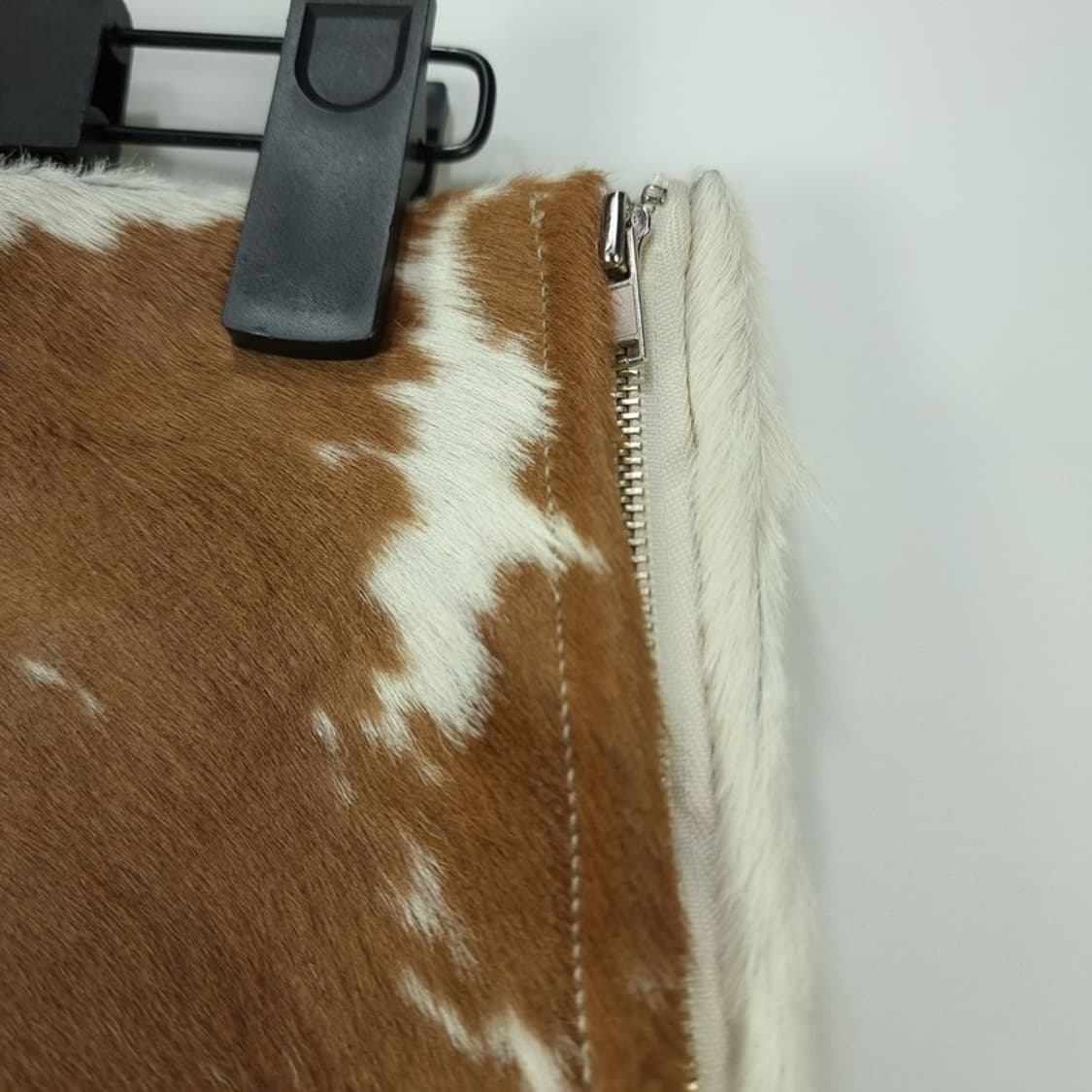 [프레클] 리얼 카프 헤어 송치 레더 로우라이즈 미니스커트 M19565 상품이미지6