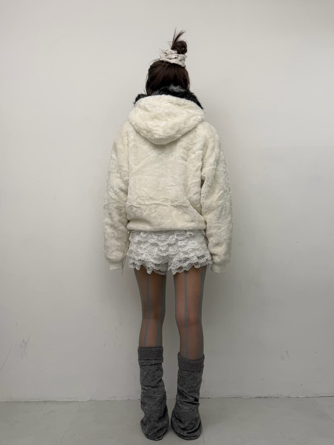 피코 화이트 에코 퍼 후드집업 상품이미지3